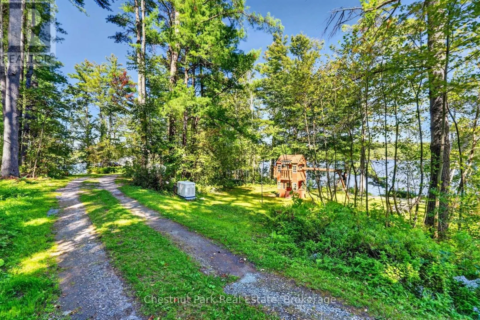 1048 NORA LANE