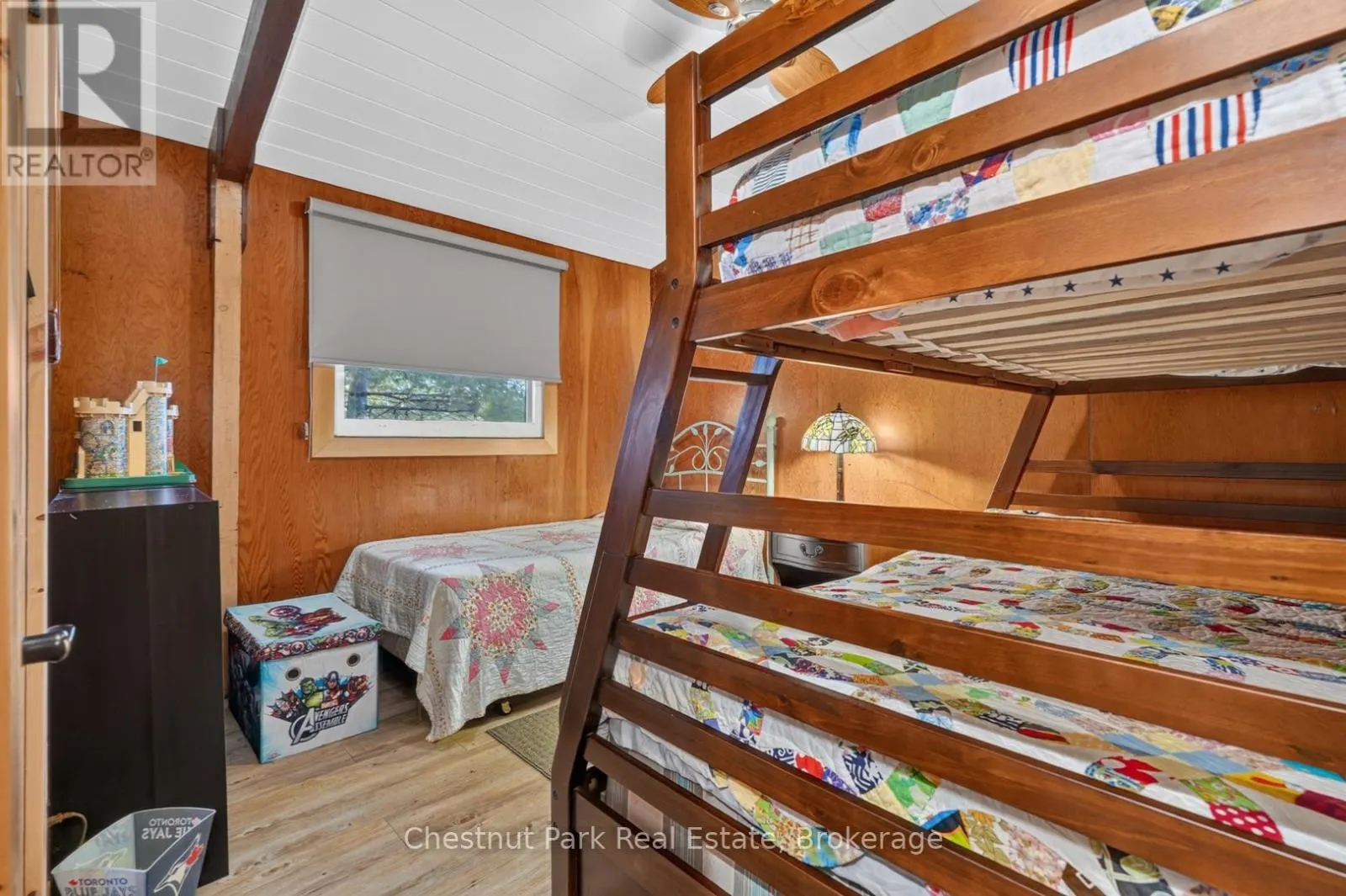 1048 NORA LANE