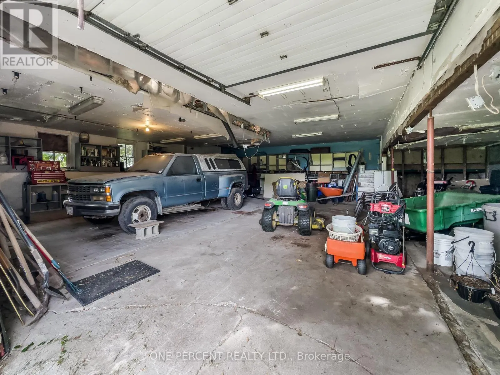 221 HIGHWAY 15