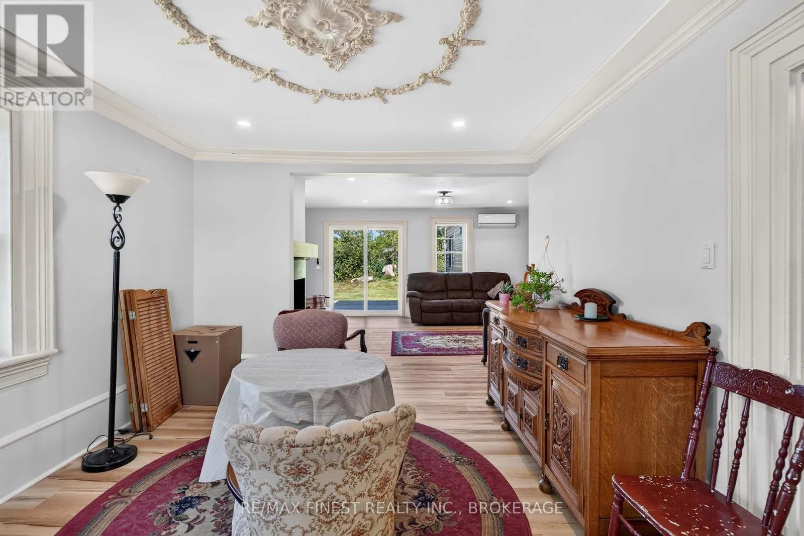1069 SUNNYSIDE ROAD