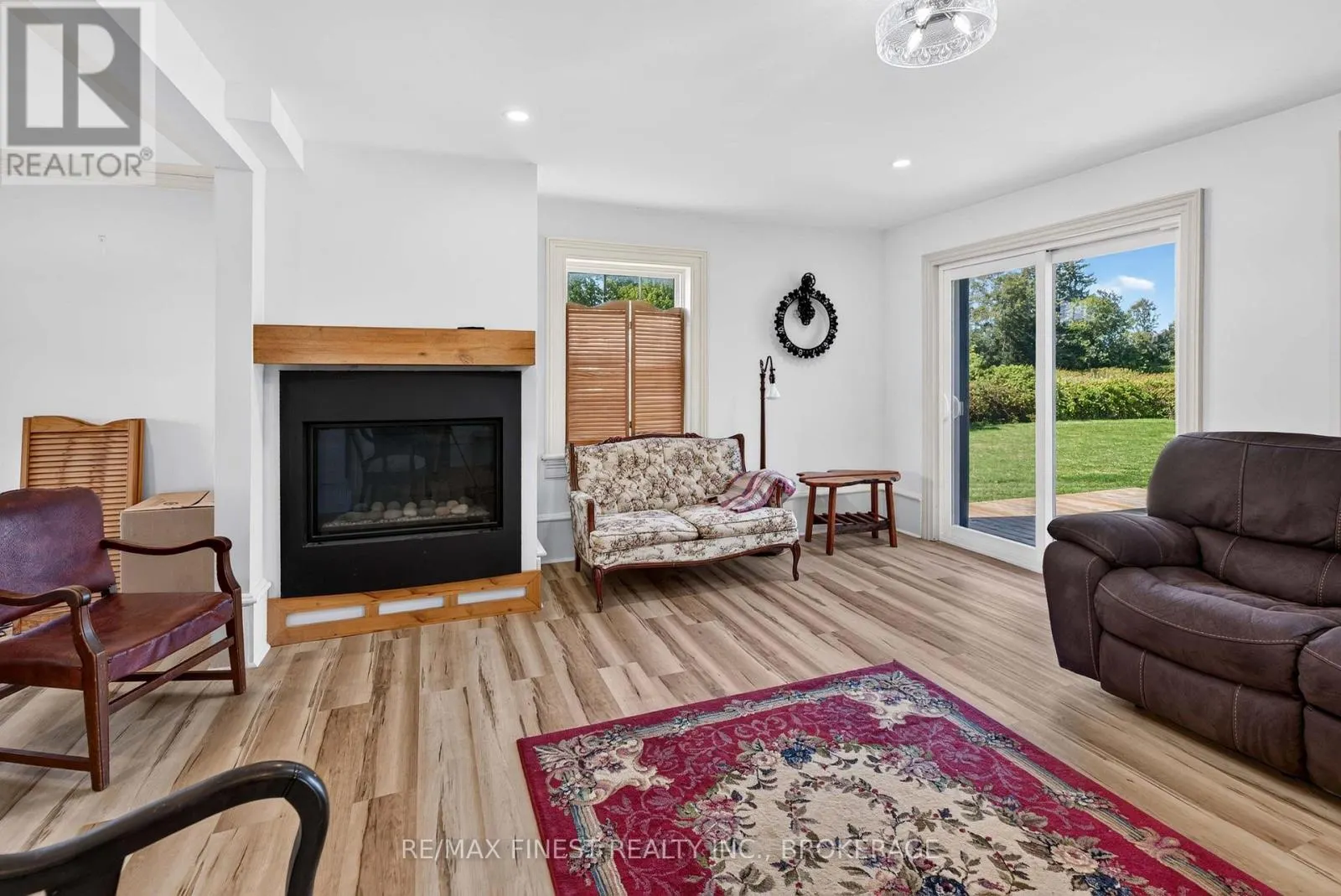 1069 SUNNYSIDE ROAD