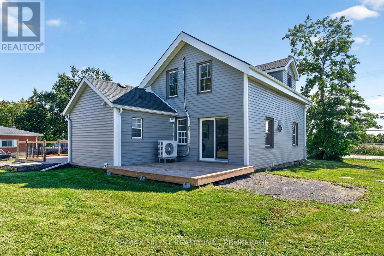 1069 SUNNYSIDE ROAD