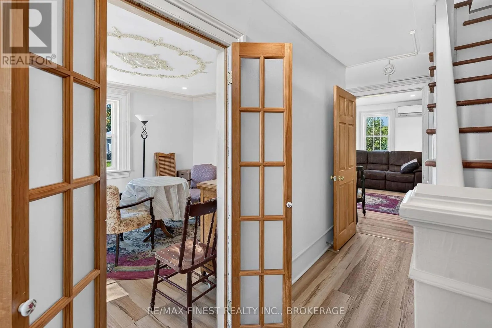 1069 SUNNYSIDE ROAD