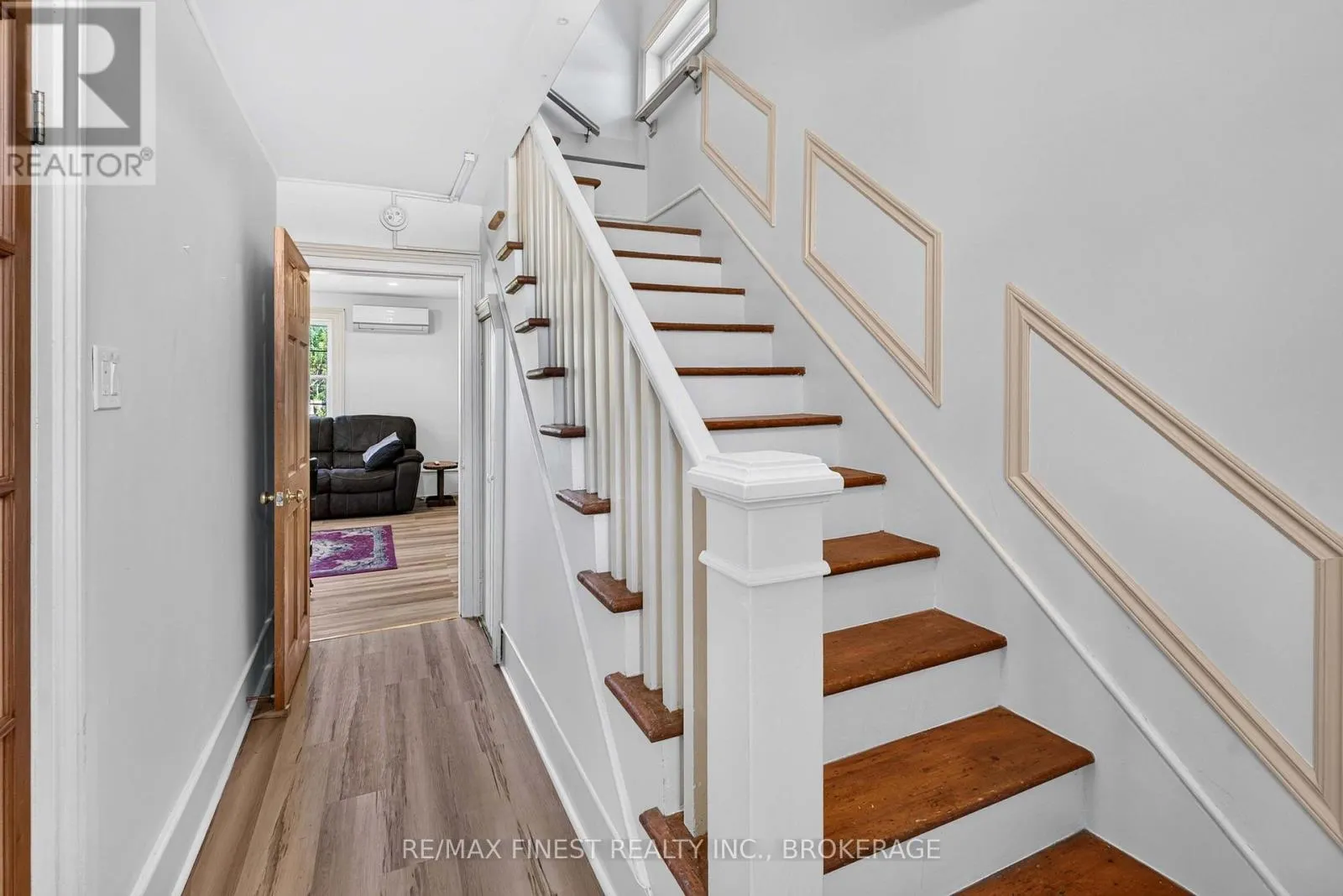 1069 SUNNYSIDE ROAD
