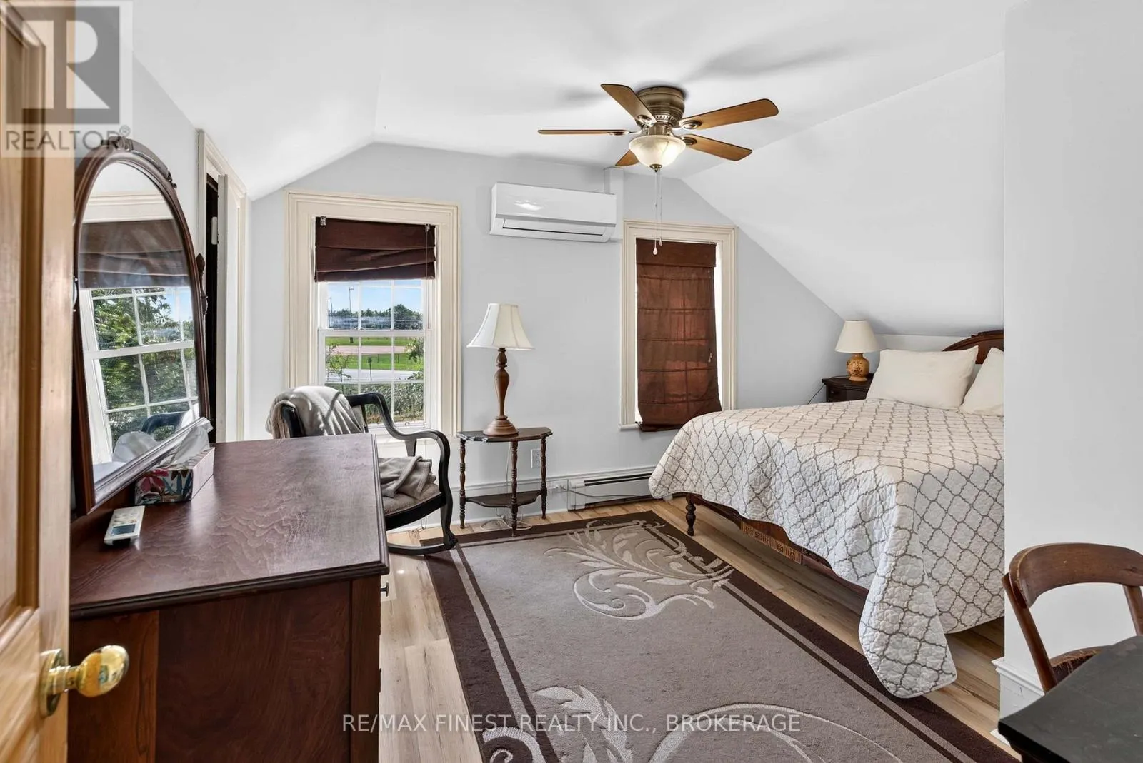 1069 SUNNYSIDE ROAD