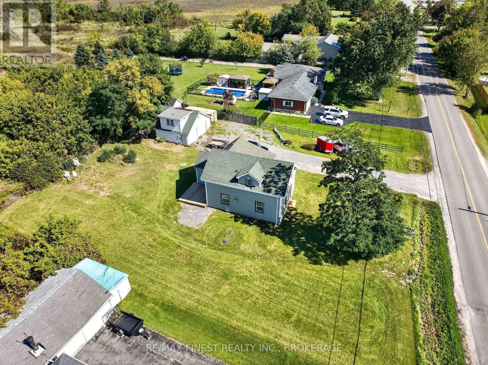 1069 SUNNYSIDE ROAD