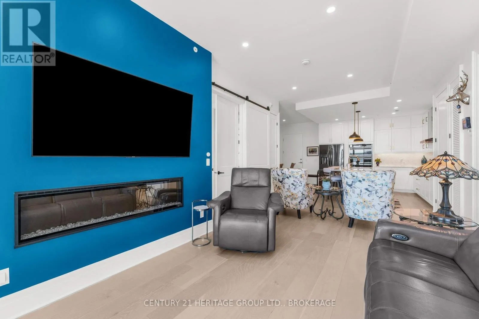 120 - 129 SOUTH STREET #120