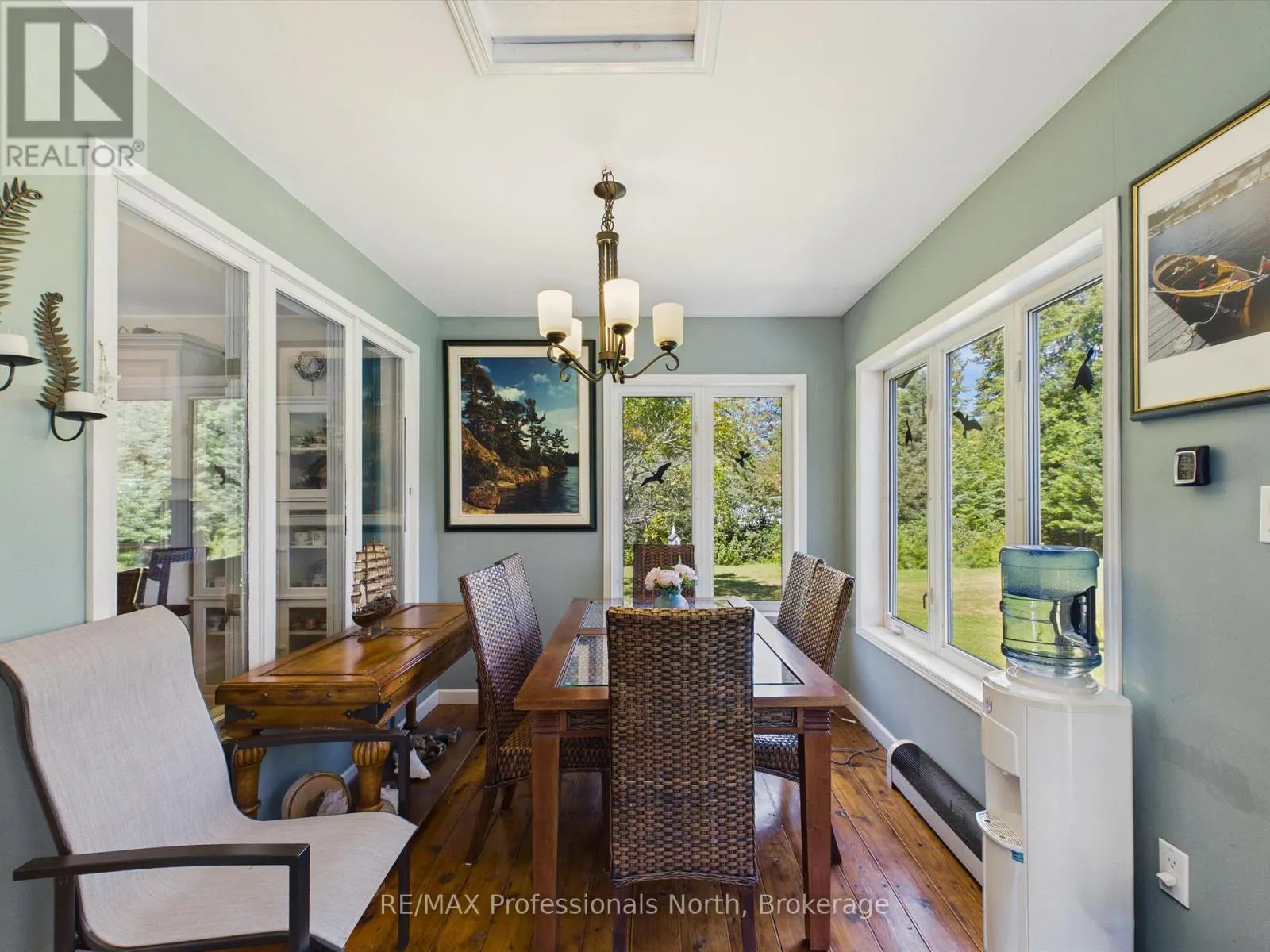 1035 SHERWOOD FOREST ROAD