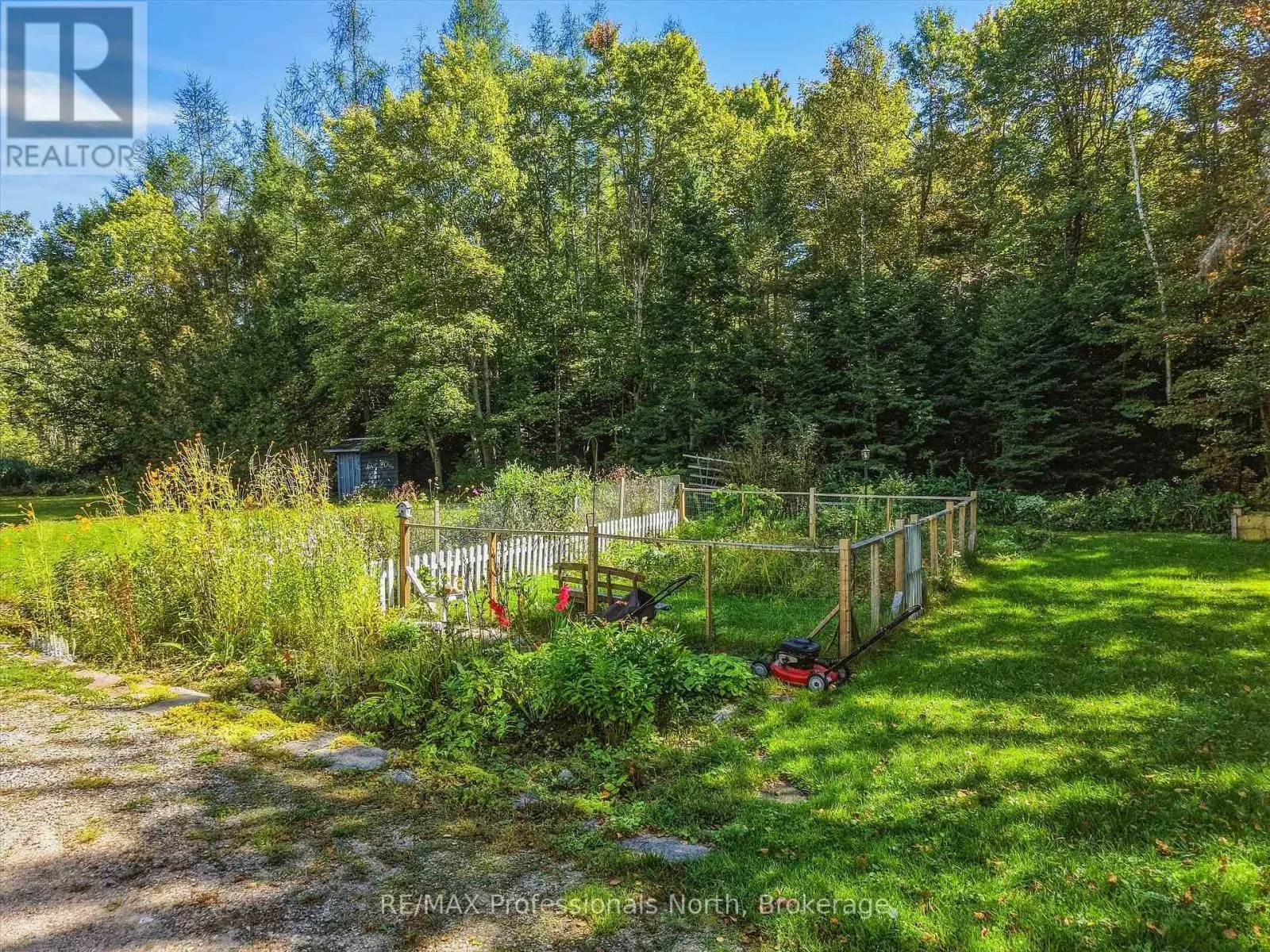 1035 SHERWOOD FOREST ROAD