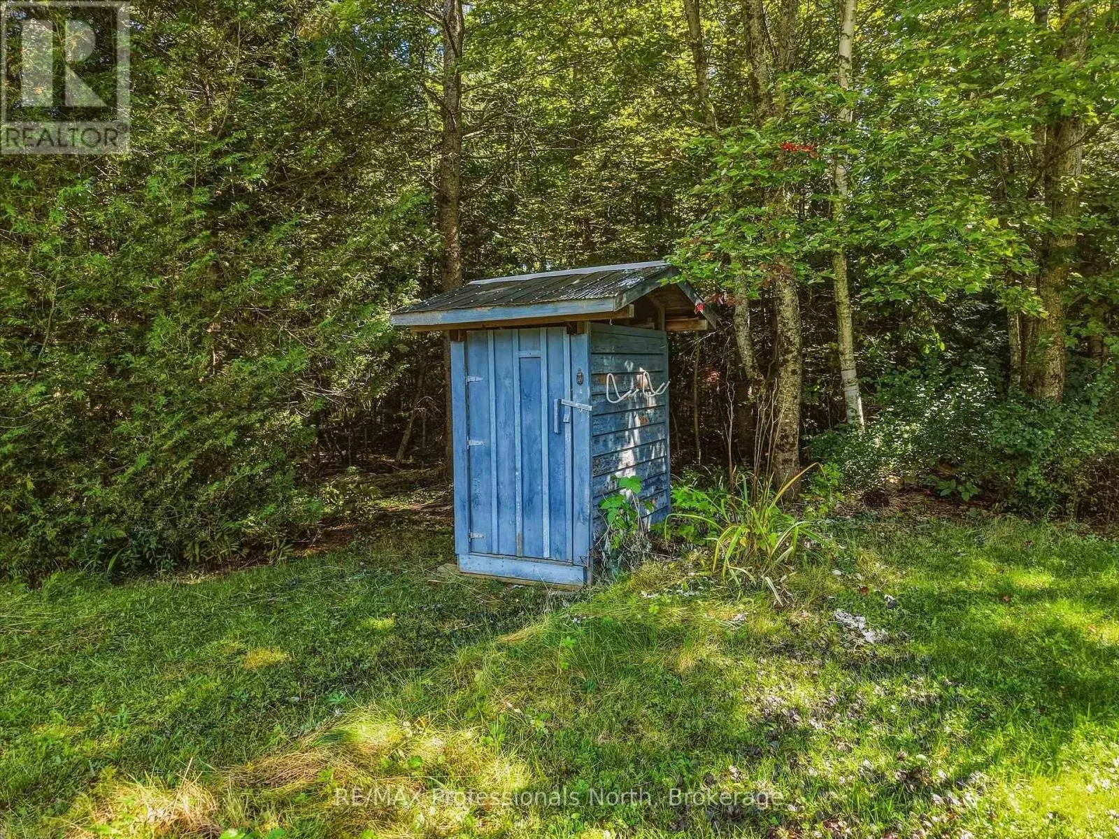 1035 SHERWOOD FOREST ROAD