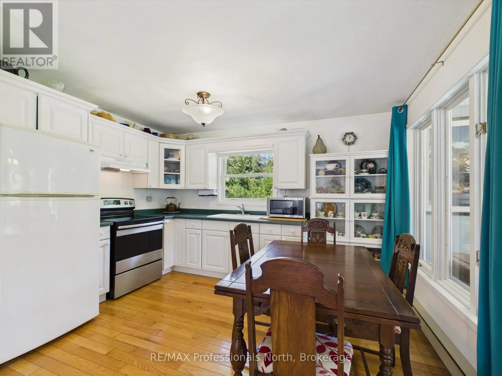 1035 SHERWOOD FOREST ROAD