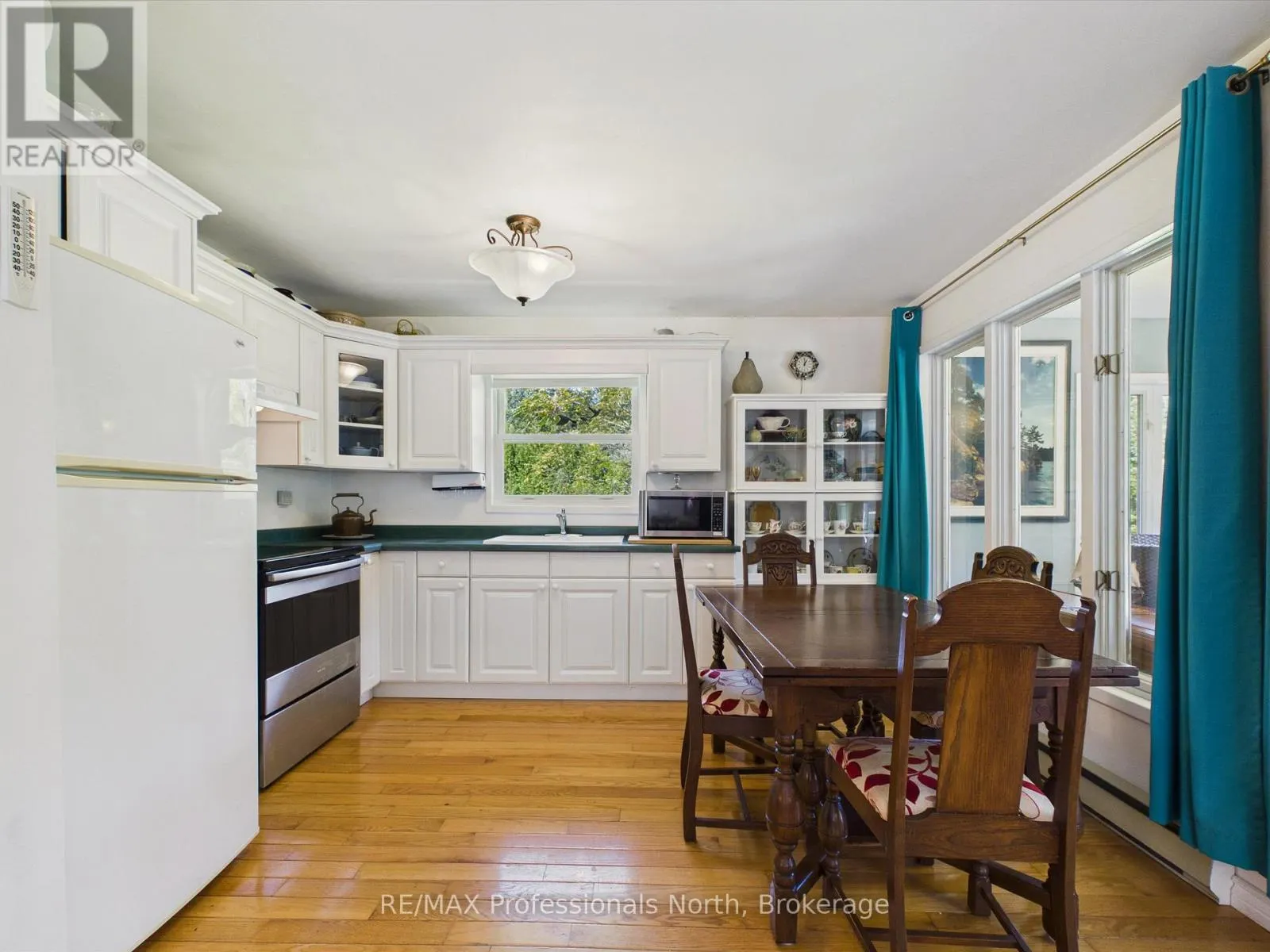 1035 SHERWOOD FOREST ROAD