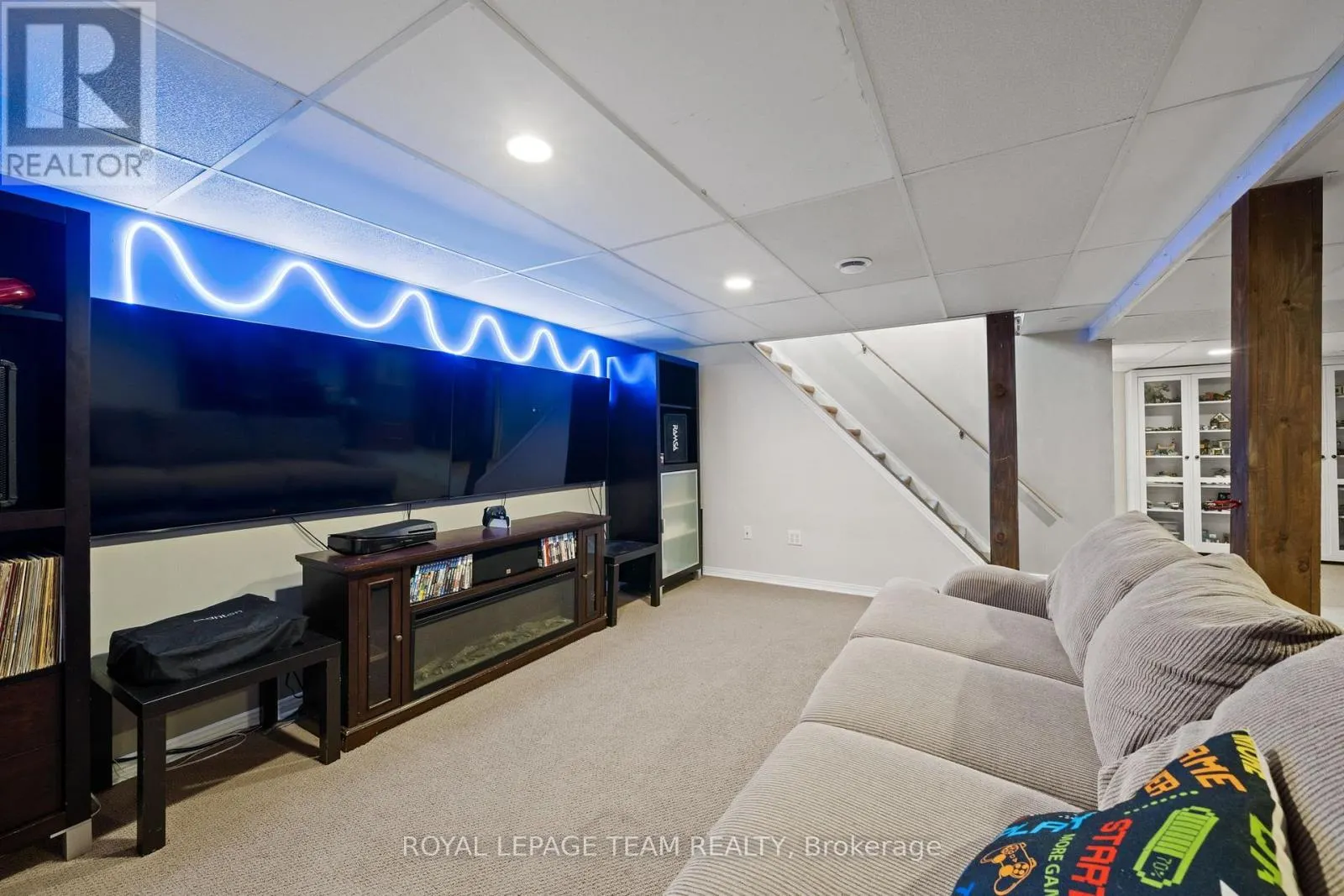 27 BALLANTRAE WAY