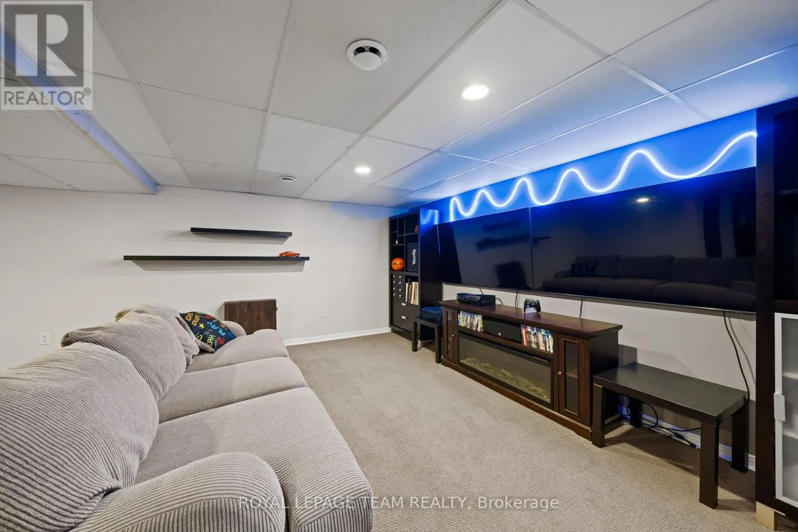 27 BALLANTRAE WAY
