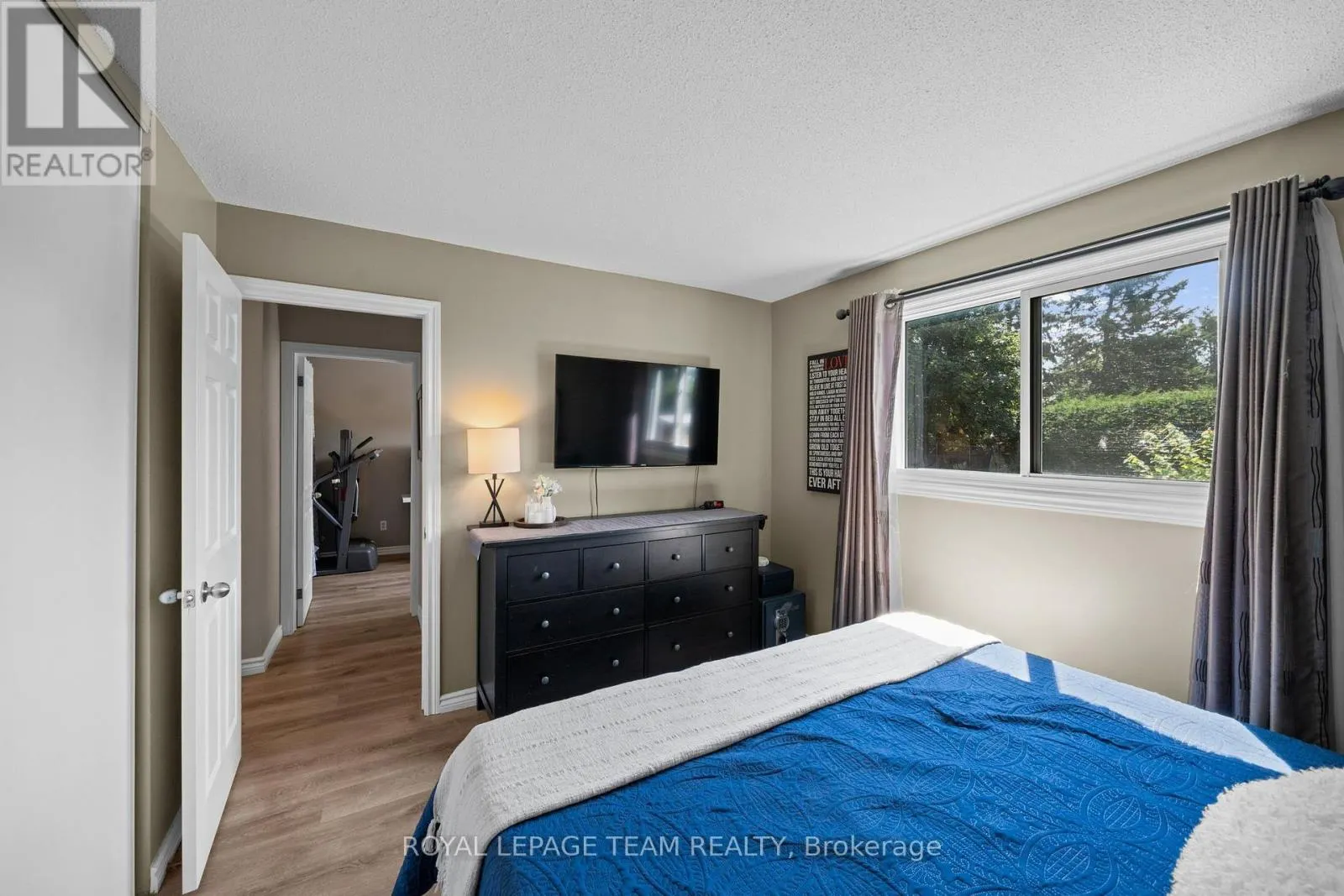 27 BALLANTRAE WAY