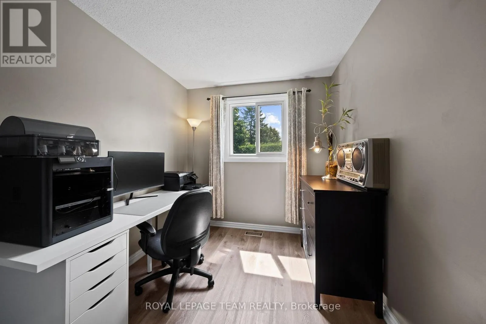 27 BALLANTRAE WAY