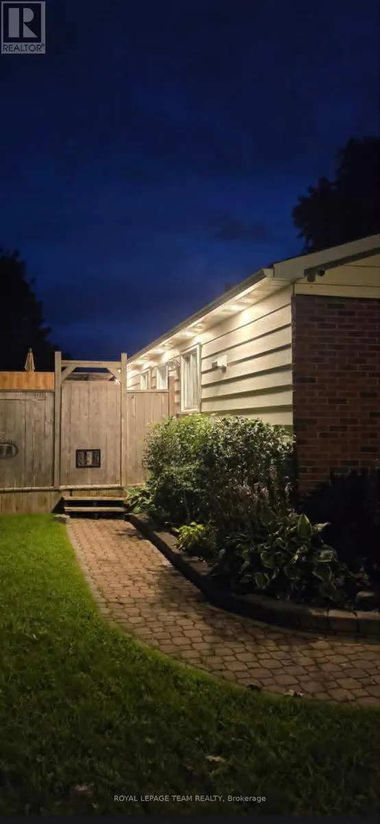 27 BALLANTRAE WAY