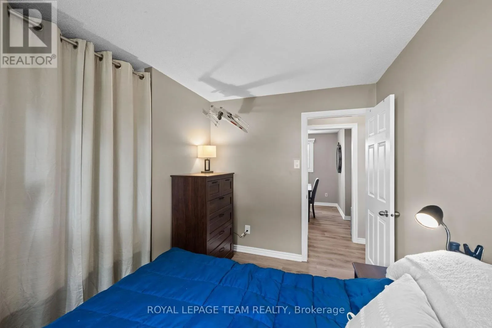 27 BALLANTRAE WAY