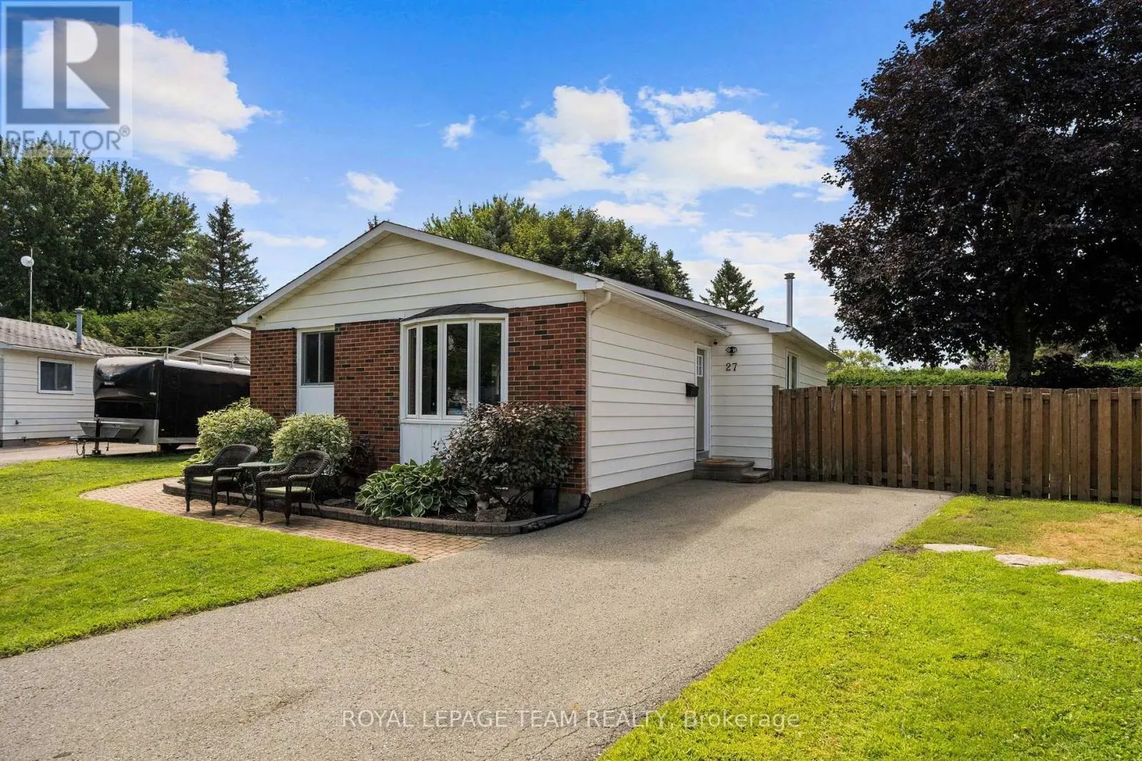 27 BALLANTRAE WAY