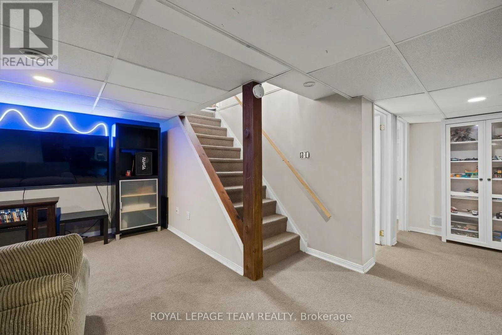 27 BALLANTRAE WAY