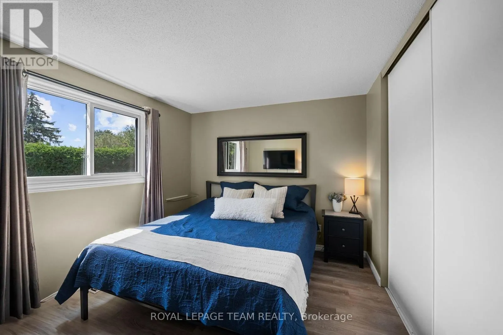 27 BALLANTRAE WAY