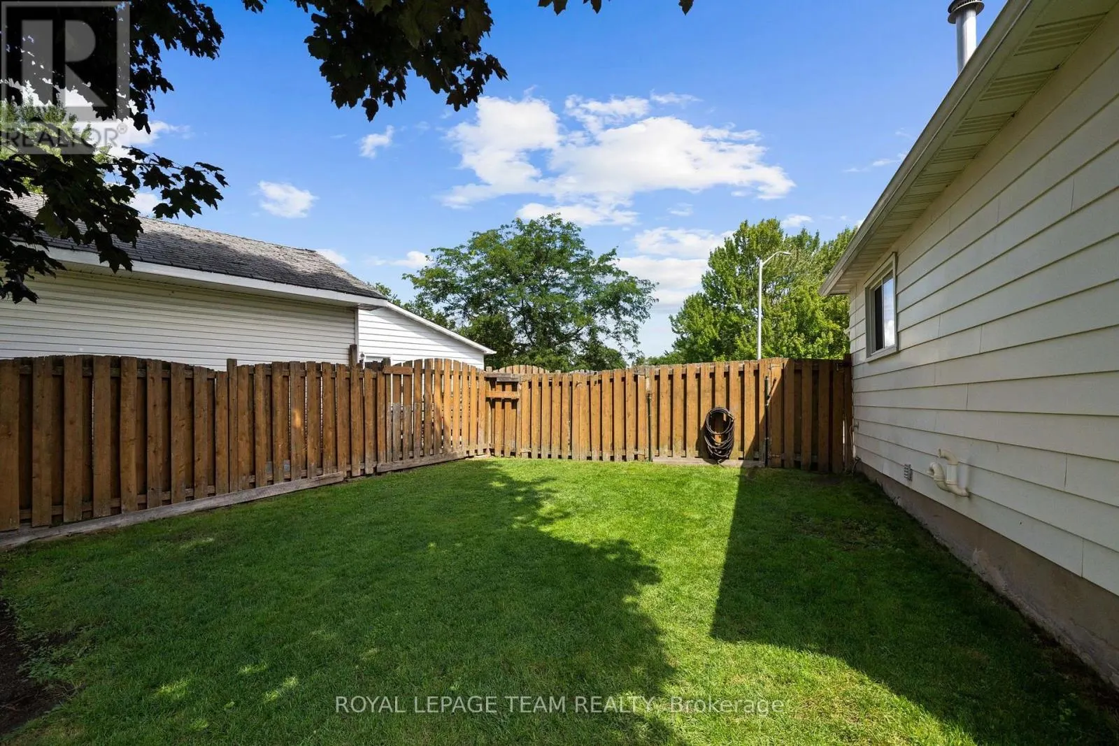 27 BALLANTRAE WAY