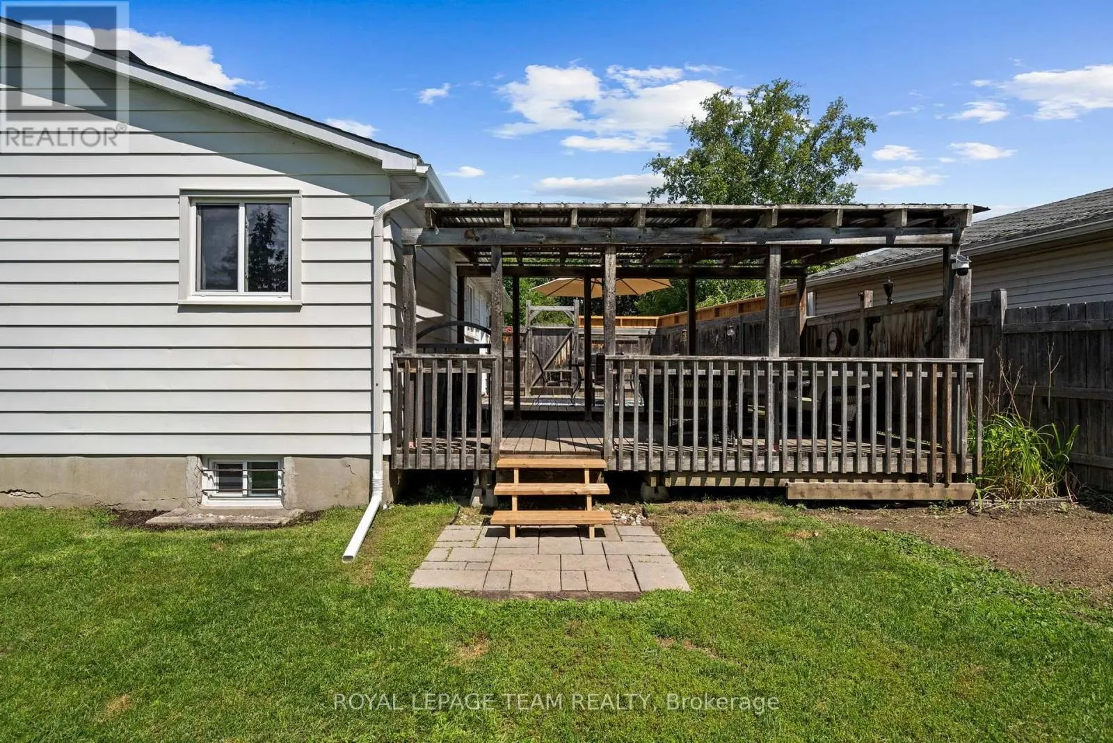 27 BALLANTRAE WAY