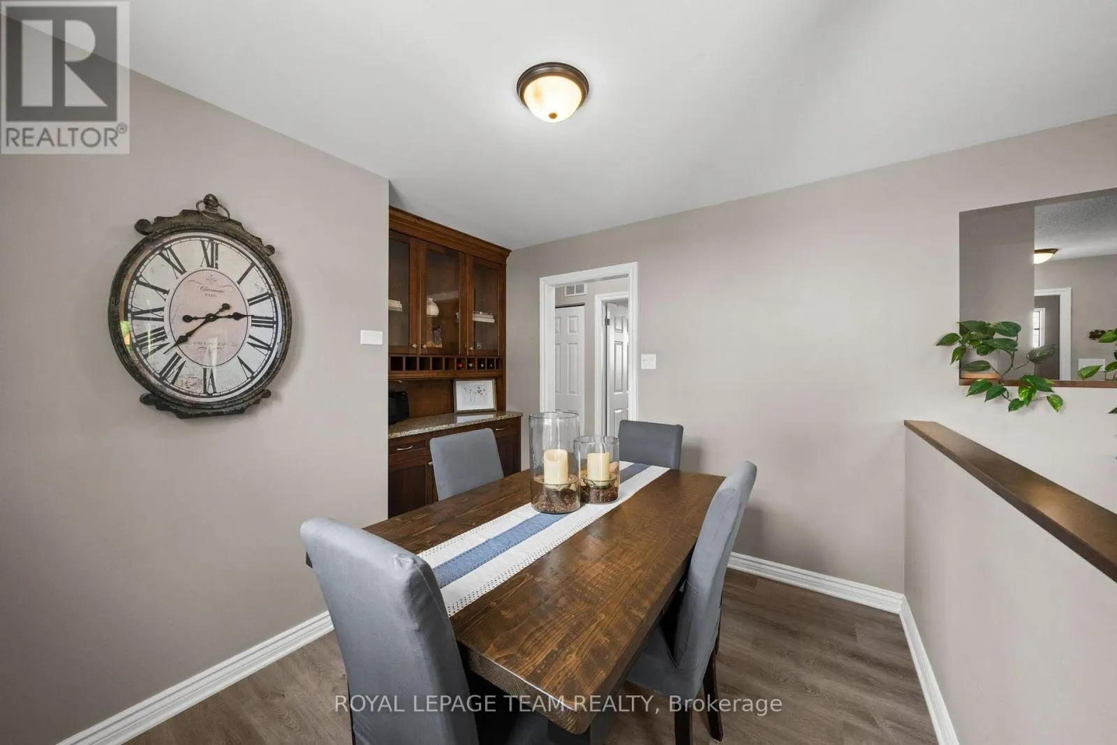 27 BALLANTRAE WAY