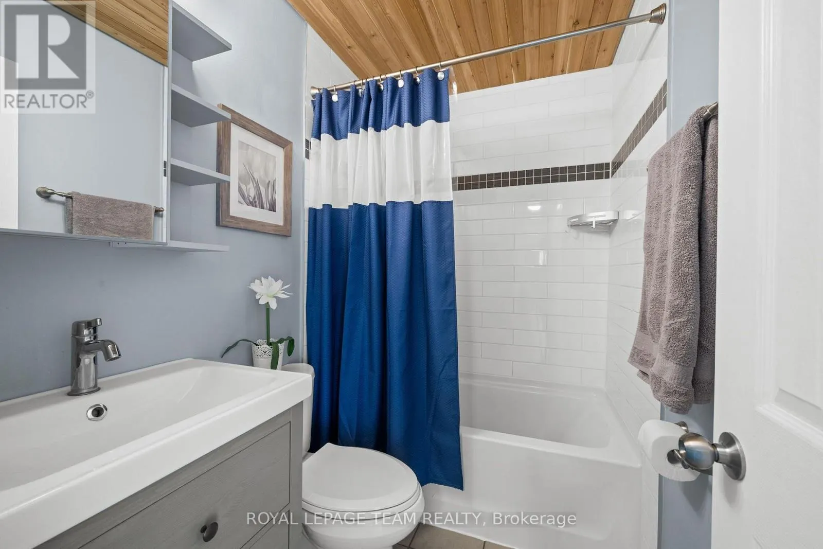 27 BALLANTRAE WAY