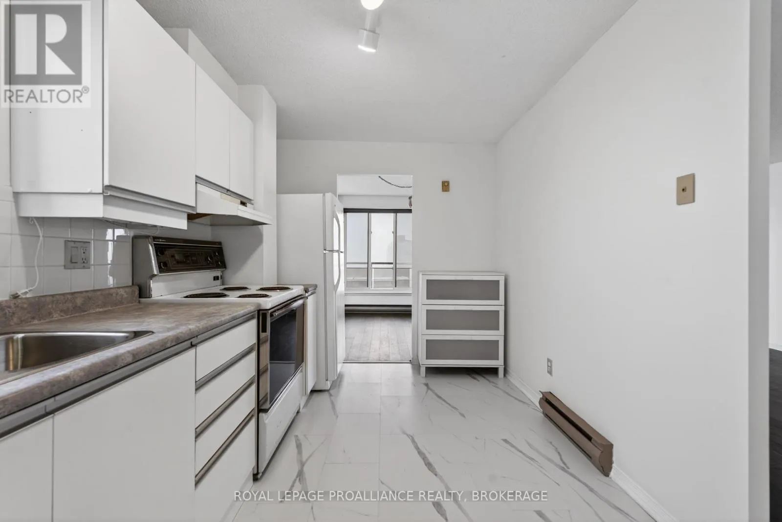 1006 - 257 BATH ROAD #1006