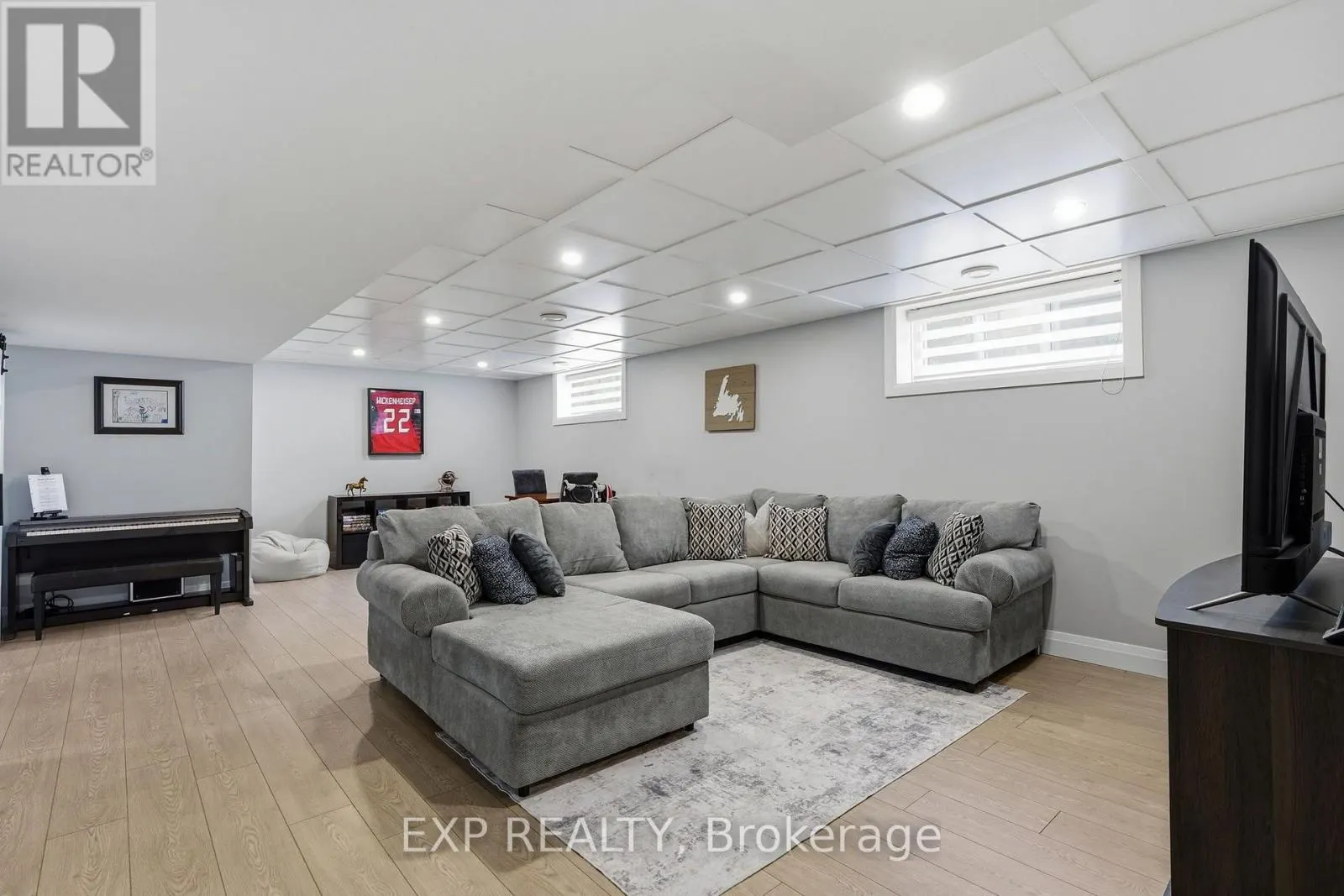 382 DORE STREET
