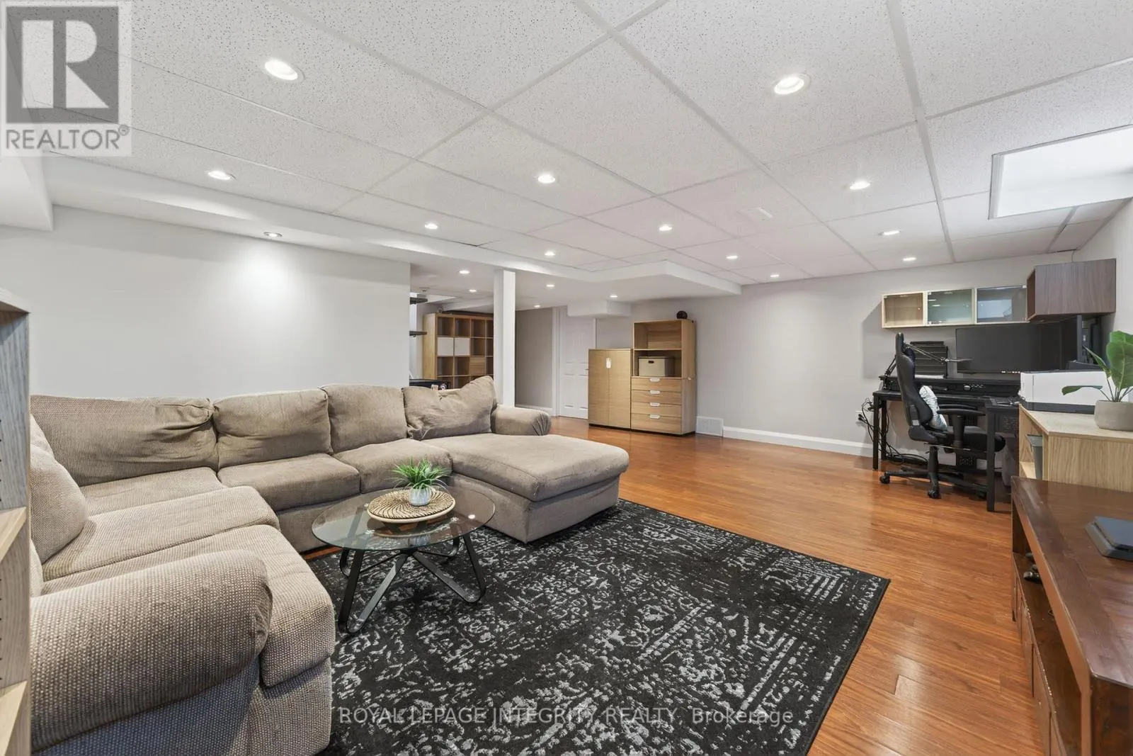 285 FIRESIDE DRIVE