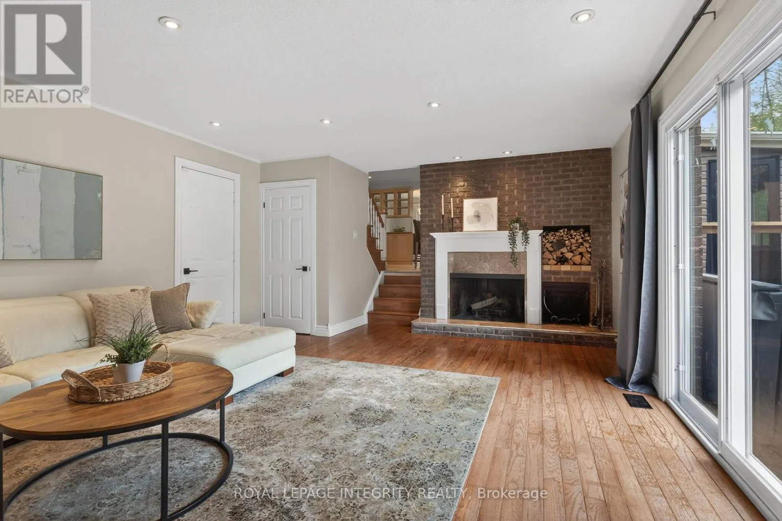 285 FIRESIDE DRIVE