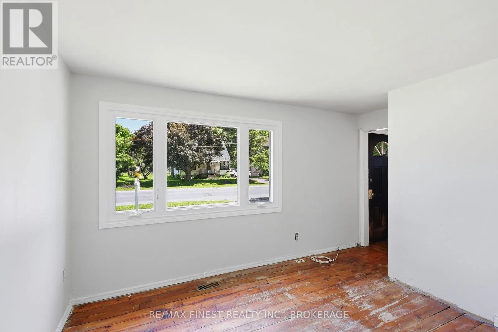 734 PORTSMOUTH AVENUE