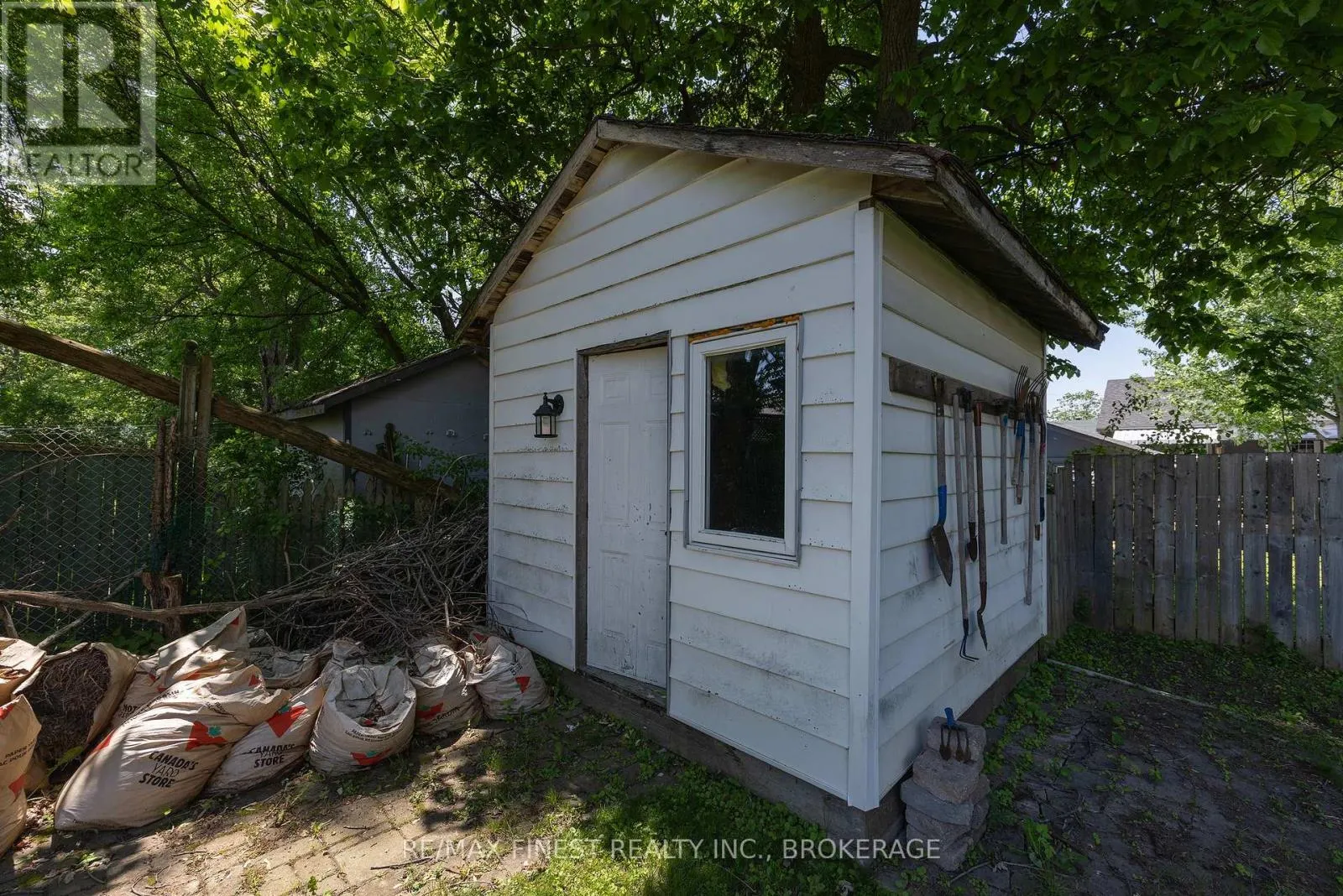 734 PORTSMOUTH AVENUE