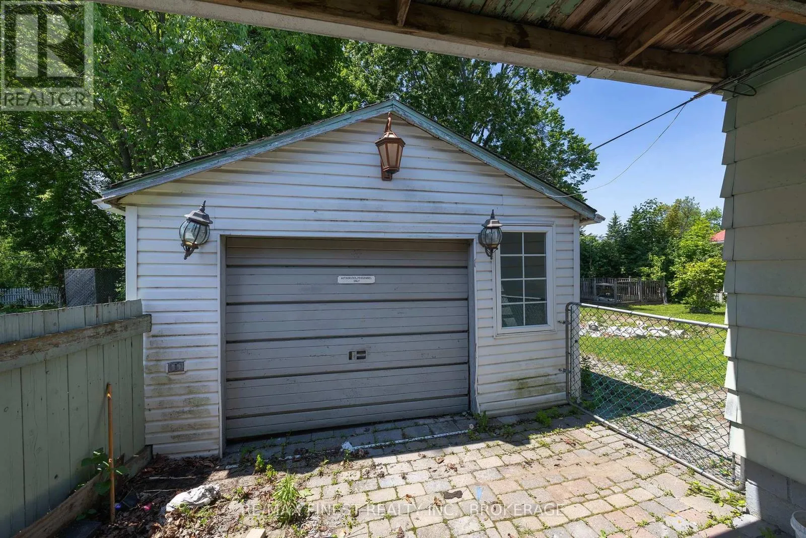 734 PORTSMOUTH AVENUE