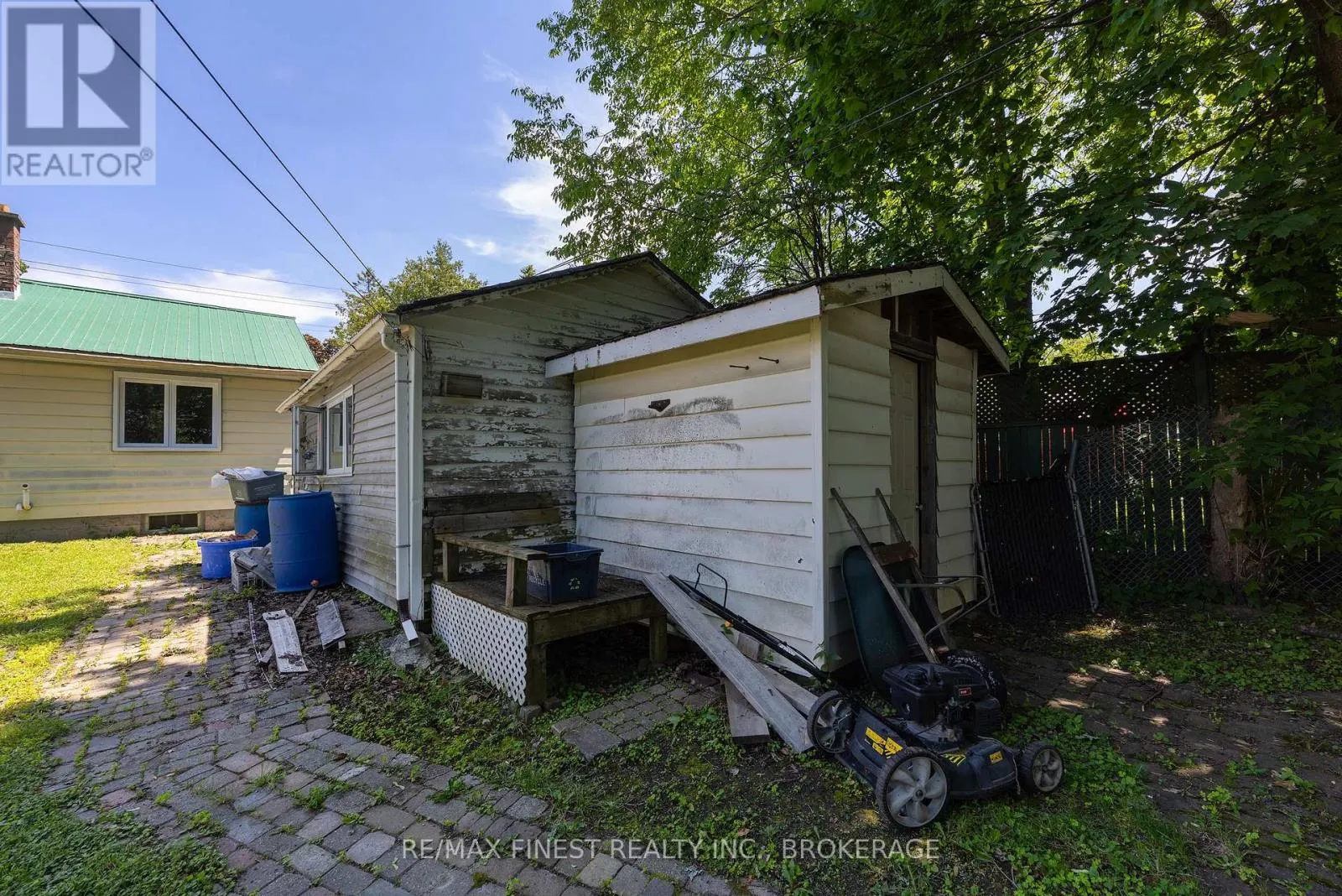 734 PORTSMOUTH AVENUE