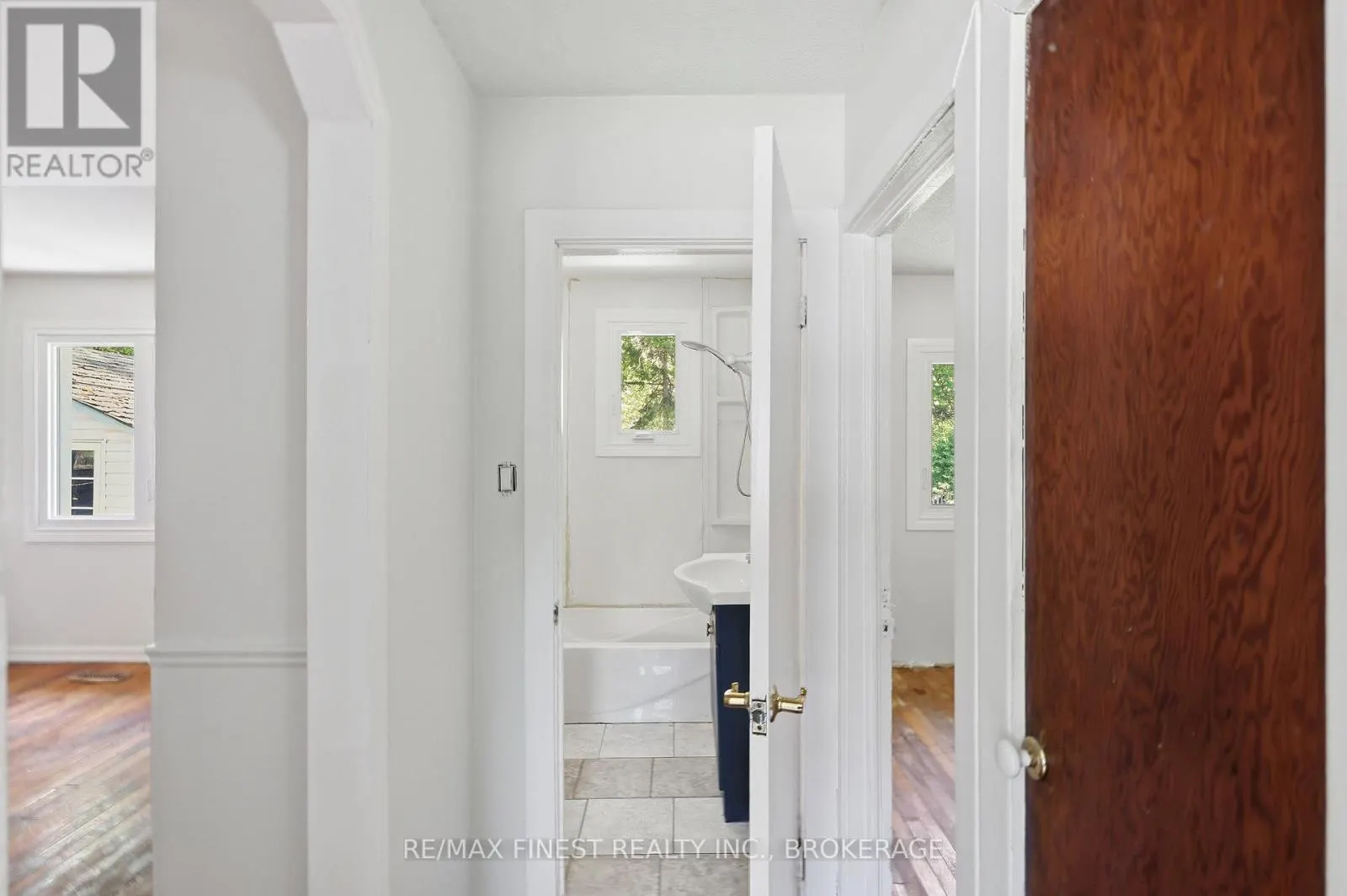 734 PORTSMOUTH AVENUE