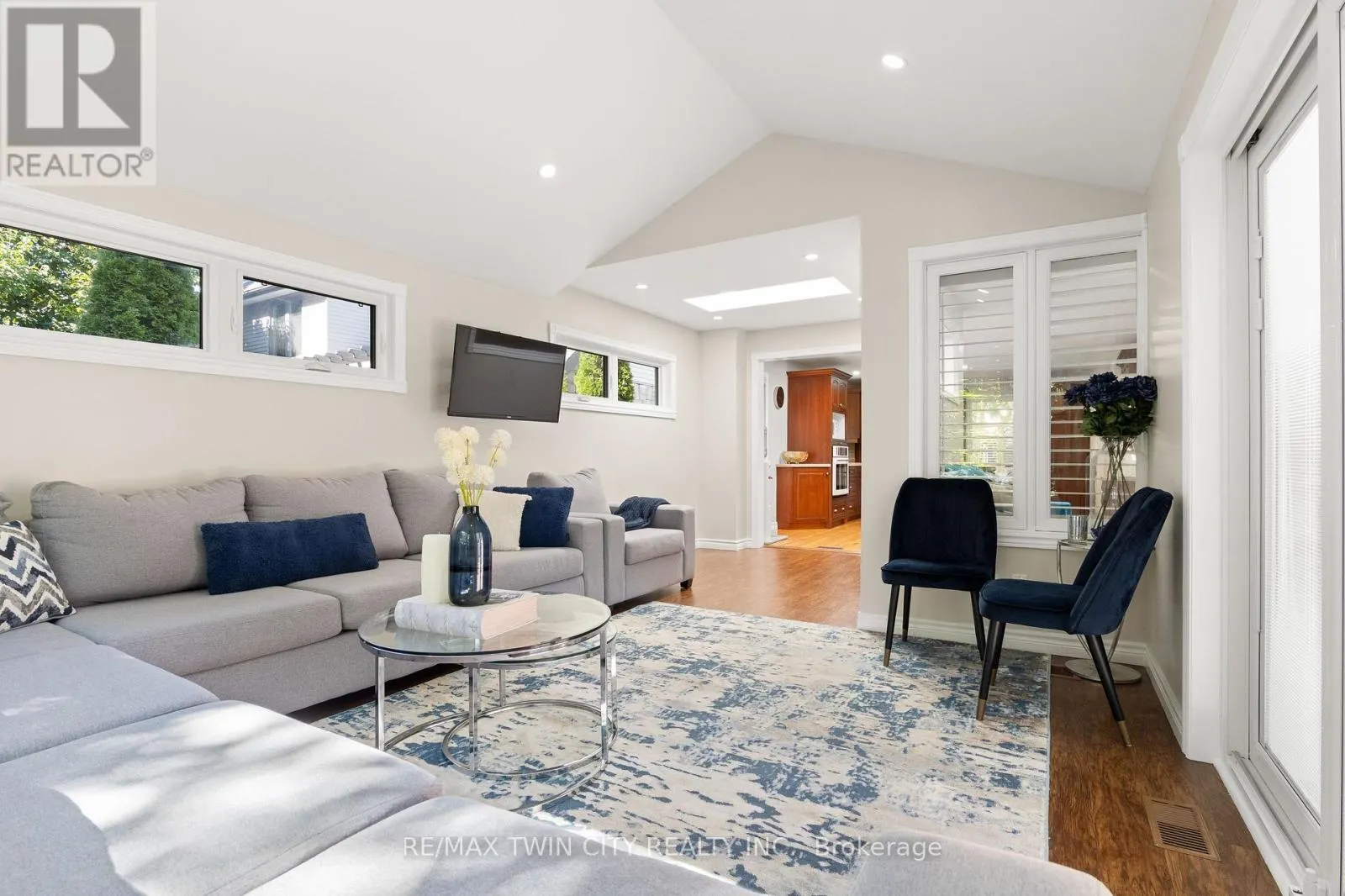 648 BAYHAMPTON CRESCENT
