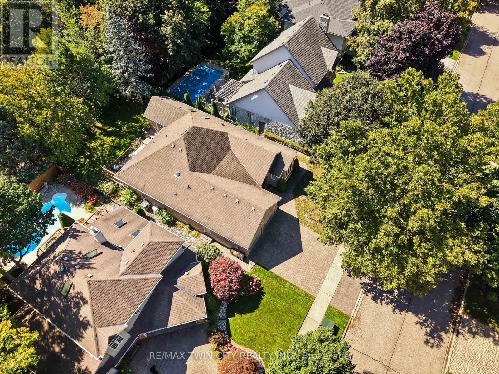 648 BAYHAMPTON CRESCENT