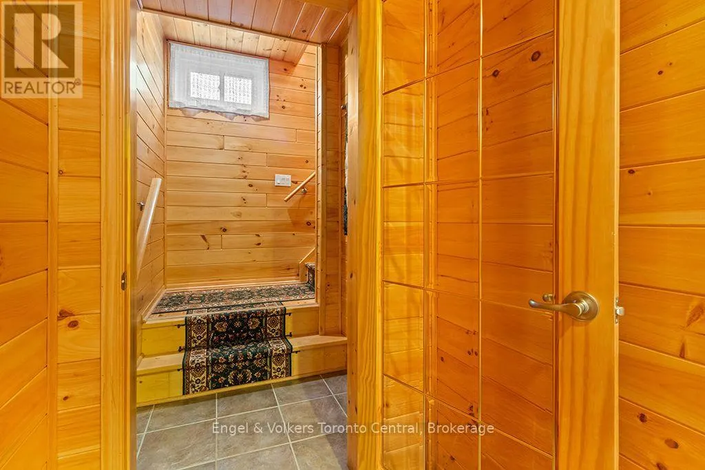 172 QUEENS BUSH DR DRIVE