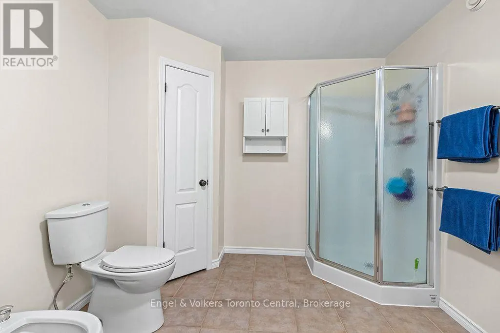 172 QUEENS BUSH DR DRIVE