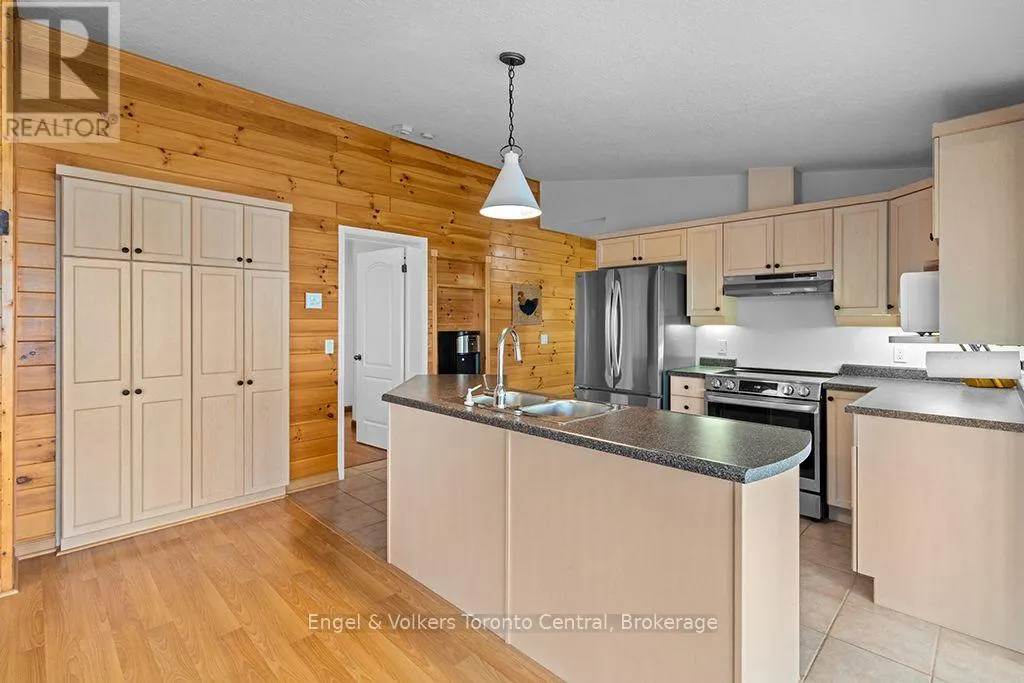 172 QUEENS BUSH DR DRIVE