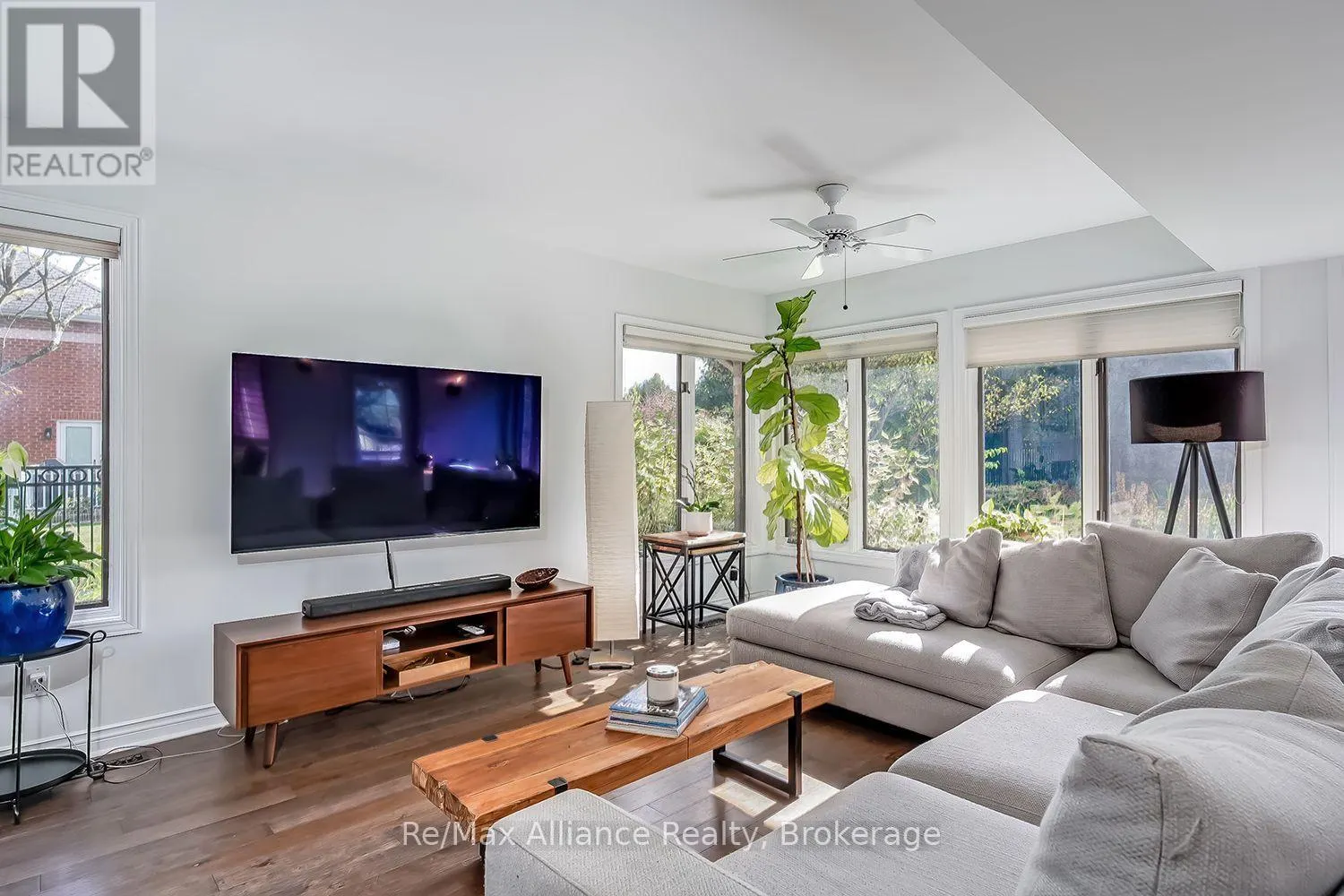 31 MEANDER CLOSE