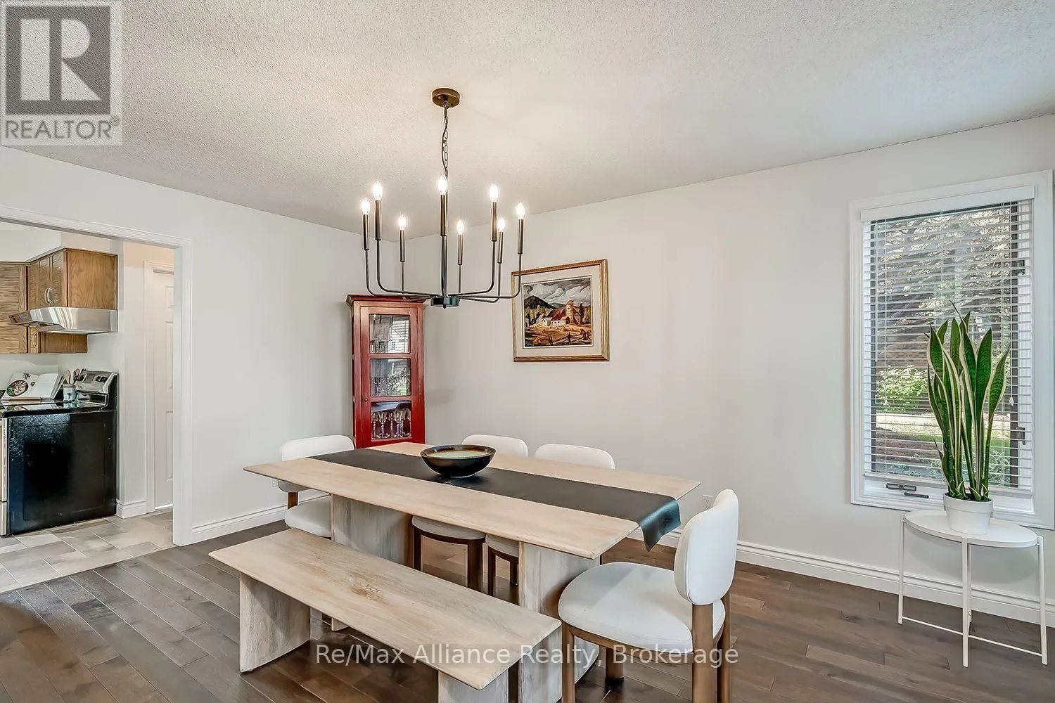 31 MEANDER CLOSE