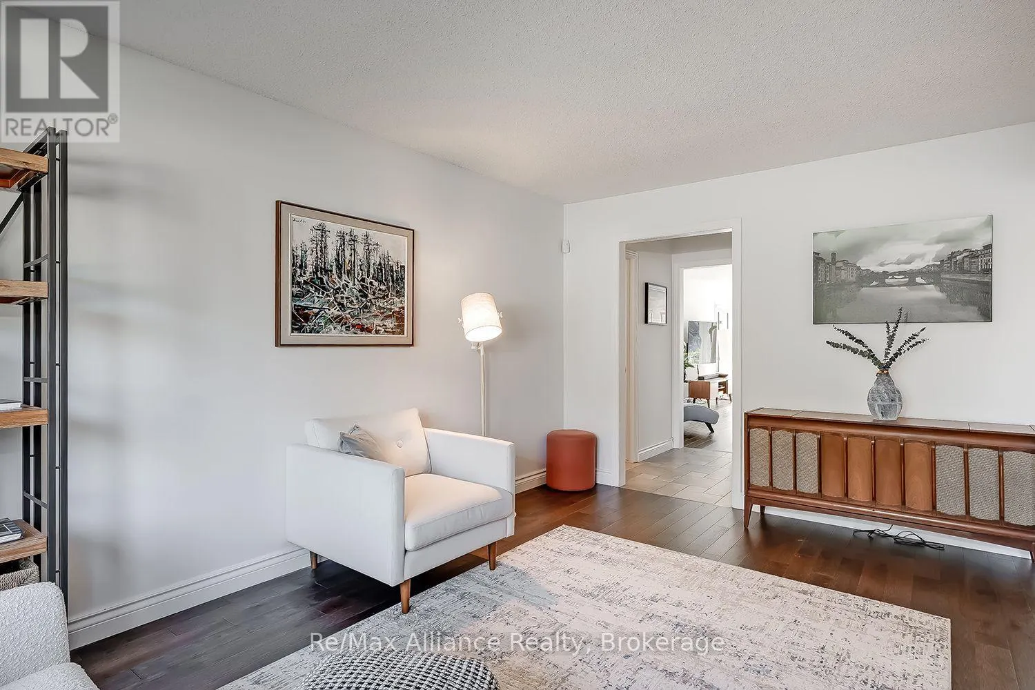 31 MEANDER CLOSE