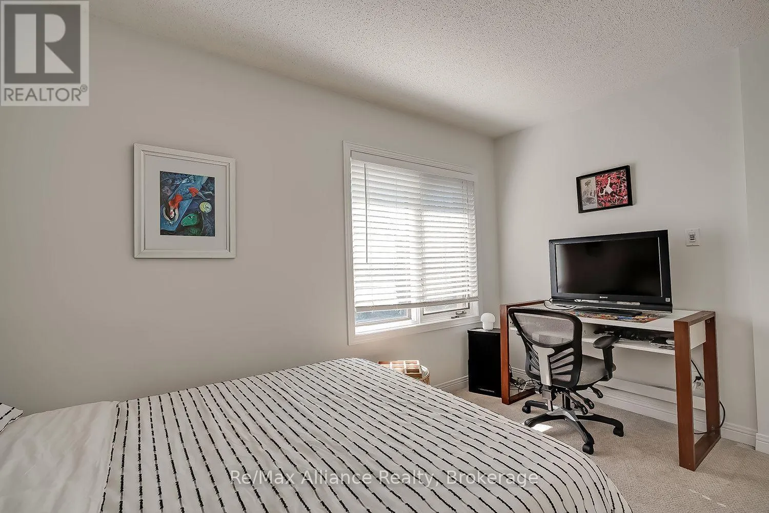 31 MEANDER CLOSE