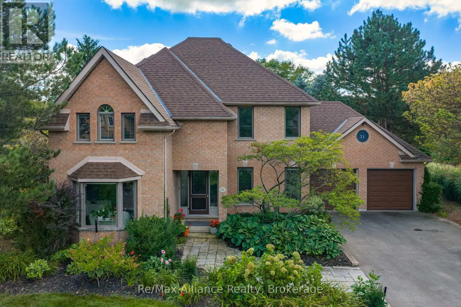 31 MEANDER CLOSE