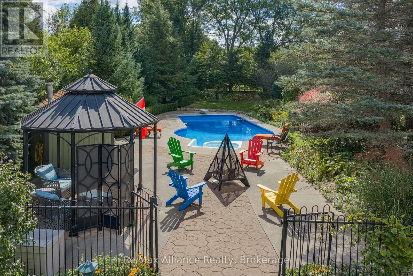 31 MEANDER CLOSE
