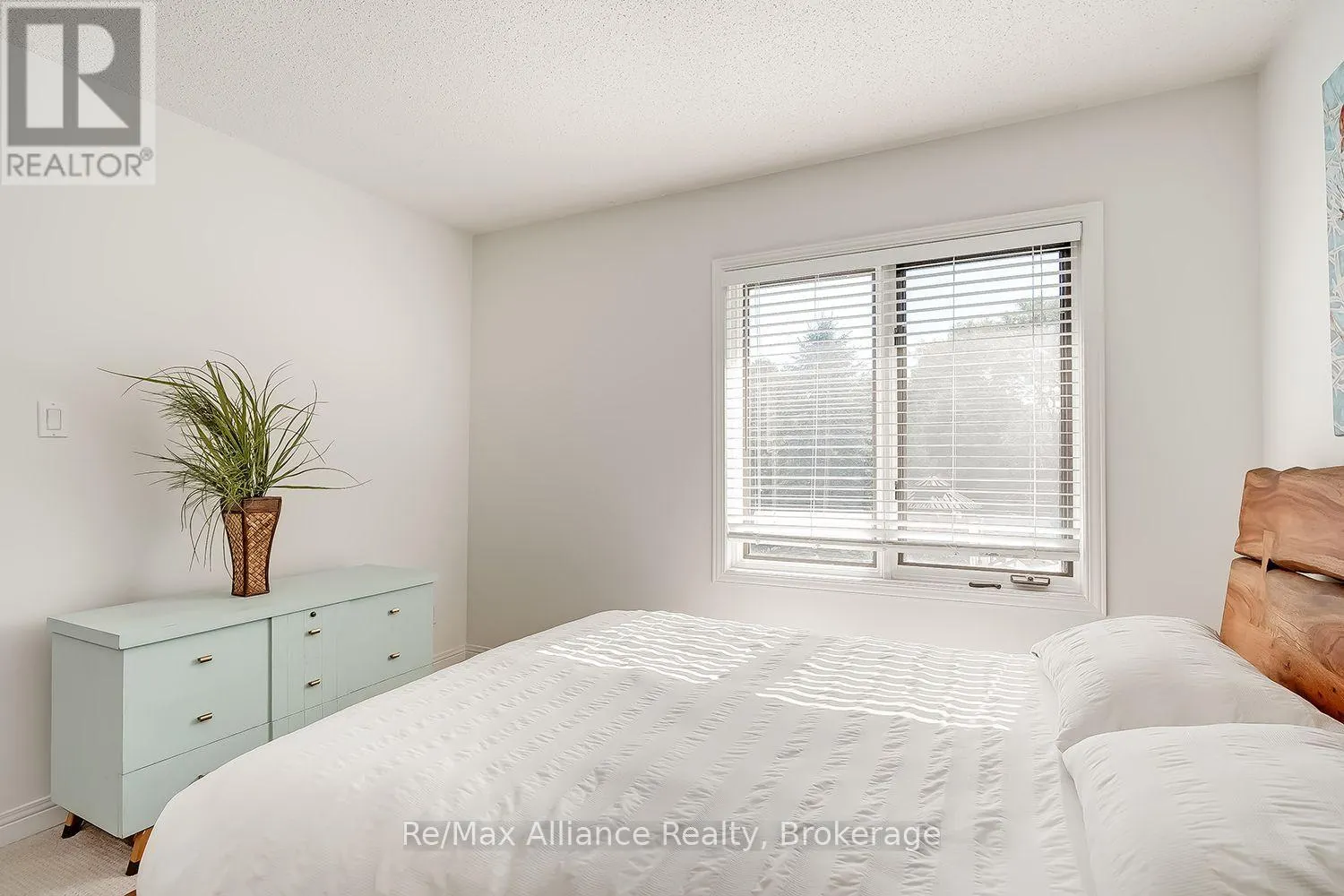 31 MEANDER CLOSE